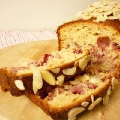 Torta di fragole, mandorle e miele  